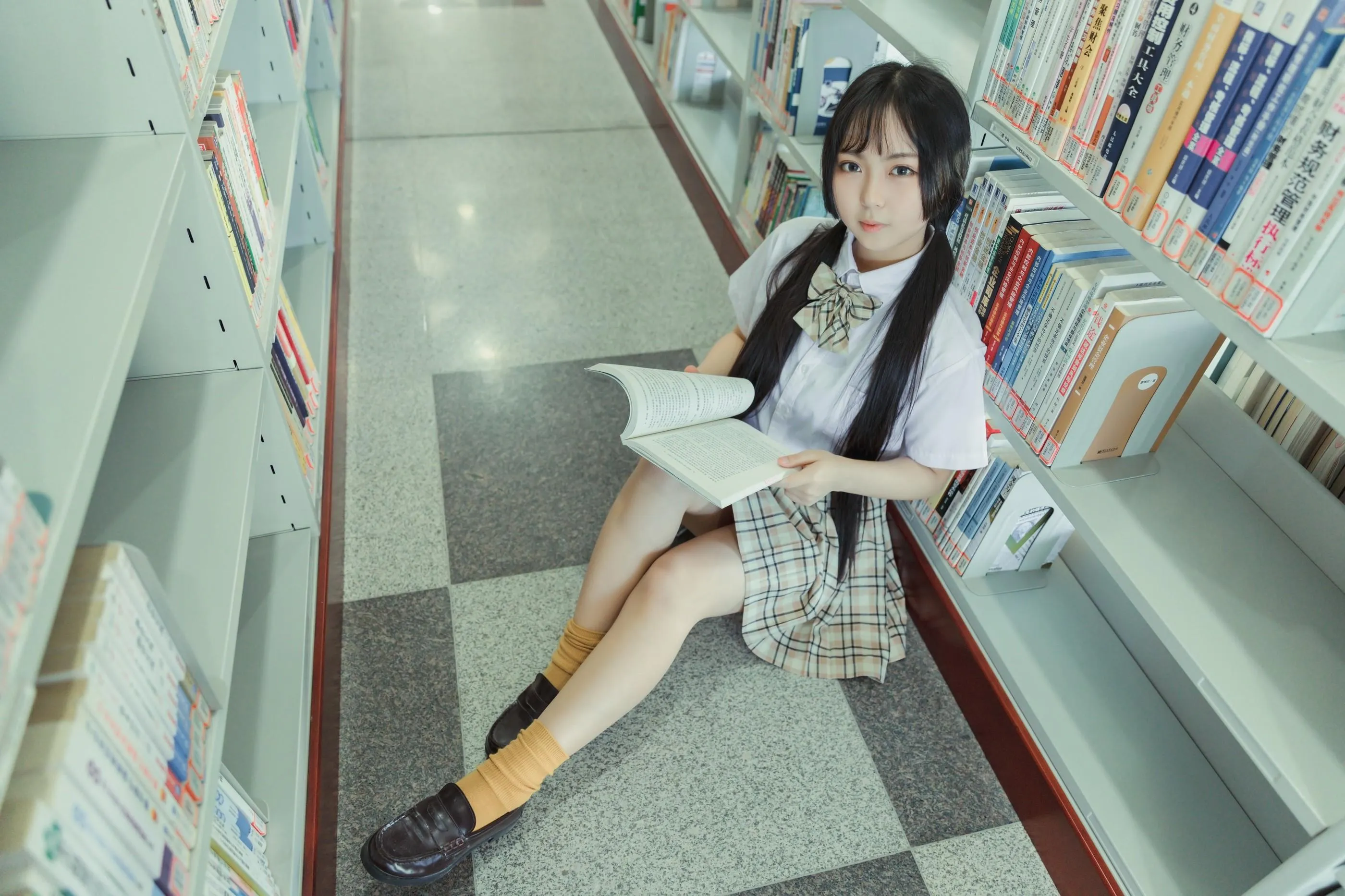 [YITUYU艺图语]2022.08.11 毕业季 阡墨红尘 [31P]插图7
